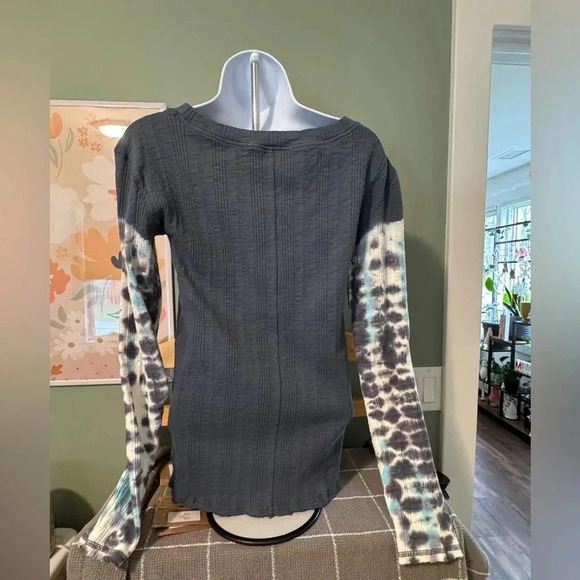 Free People Gray Tie-Dye Long Sleeve Tee - Picture 2 of 6
